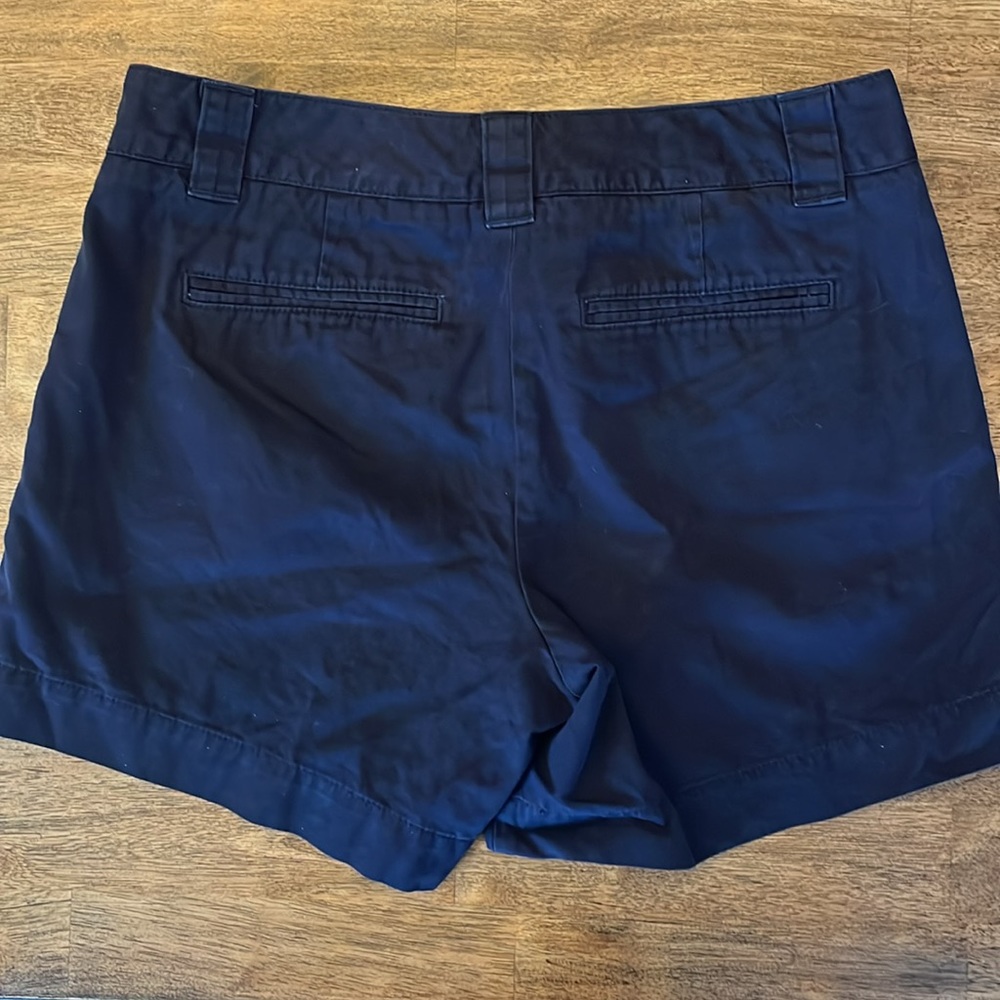 Lands’ End Shorts 💙 - Picture 2 of 12